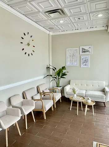 Franklin Nails salon interior
