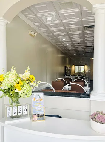 Franklin salon interior
